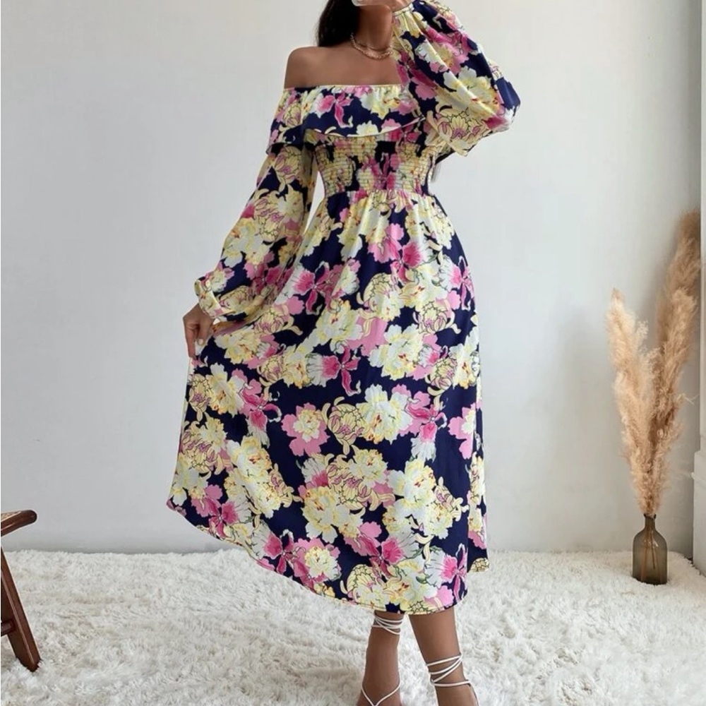 Midi / maxi dress. Long sleeves. Purple and yellow floral print